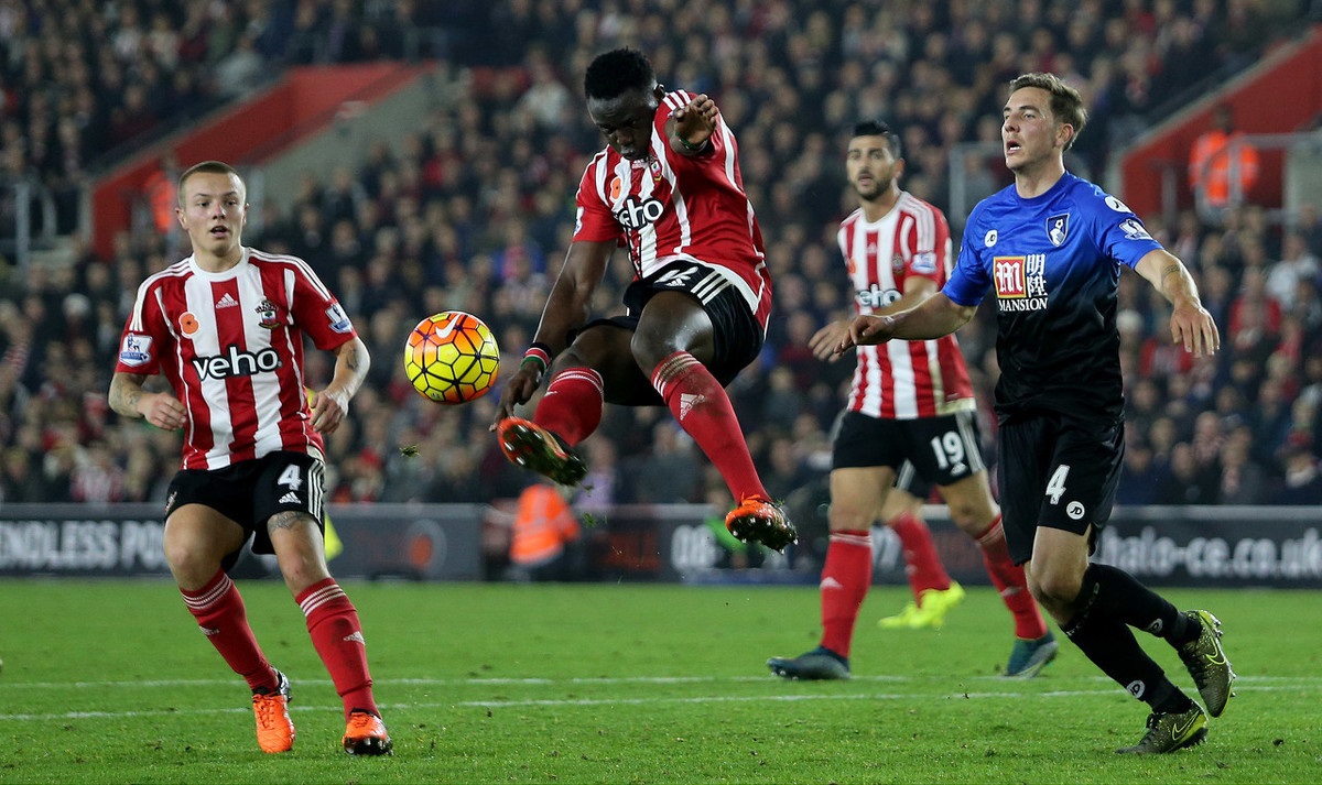 霍伊伦在英 霍伊伦在英
