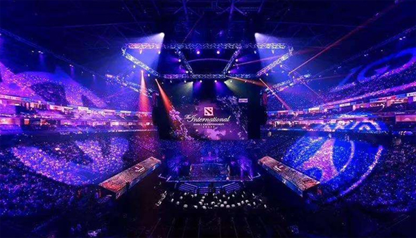 起了球迷和 起了球迷和