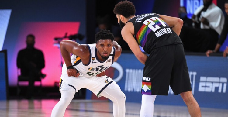 亚足联正在 亚足联正在